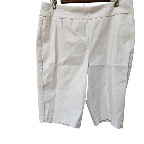 Chico's Pants - Women's Chico's Capri/Peddle Pusher Size 2  (US 12/Large)